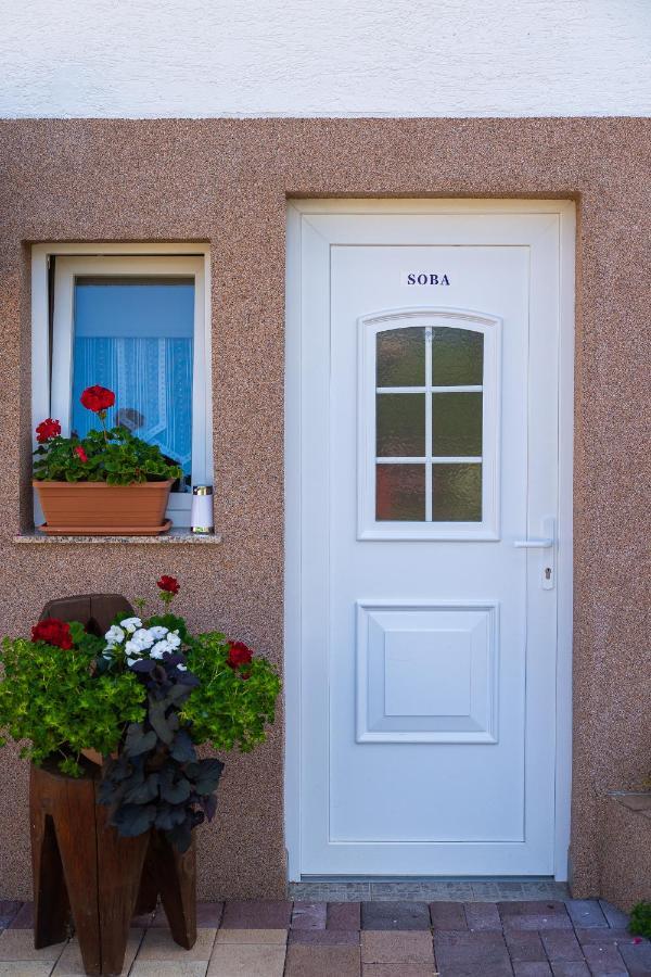 Soba I Apartman Dula Огулин Екстериор снимка