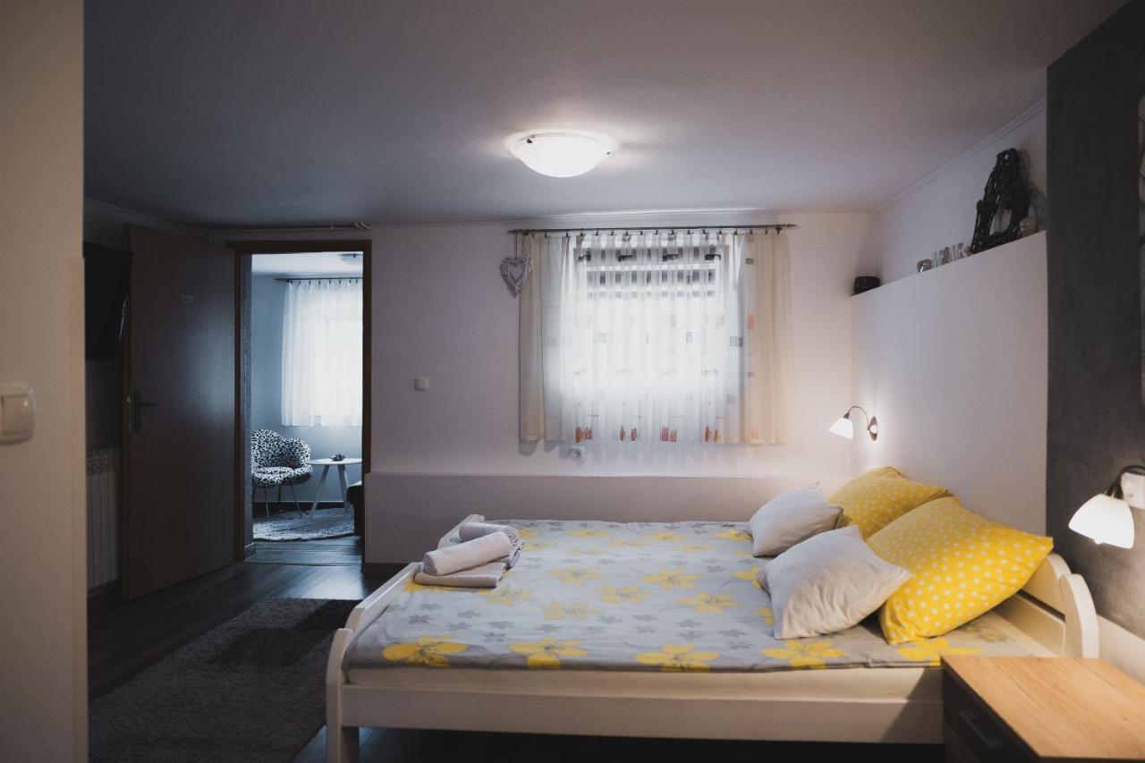 Soba I Apartman Dula Огулин Екстериор снимка